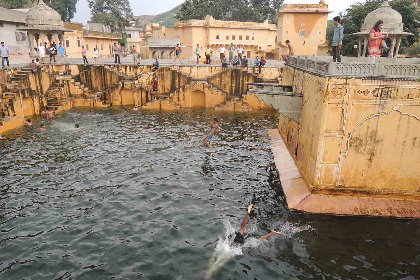 Panna Meena ka Kund